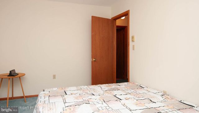 3216 CARLISLE CT, Bushkill, PA 18324