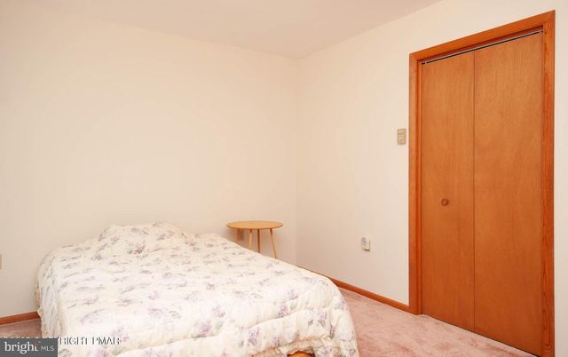 3216 CARLISLE CT, Bushkill, PA 18324