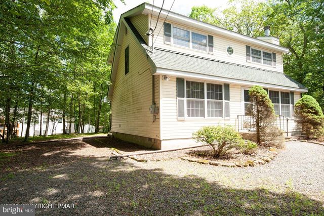 3216 CARLISLE CT, Bushkill, PA 18324