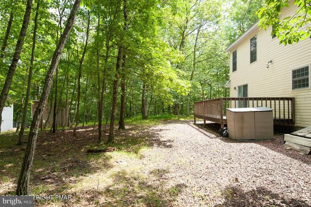 3216 CARLISLE CT, Bushkill, PA 18324