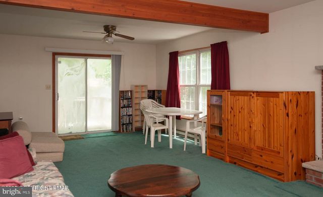 3216 CARLISLE CT, Bushkill, PA 18324