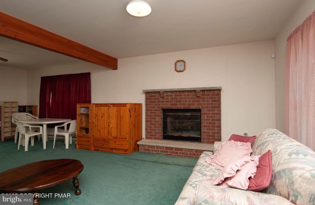 3216 CARLISLE CT, Bushkill, PA 18324