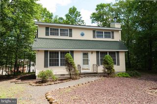 3216 CARLISLE CT, Bushkill, PA 18324