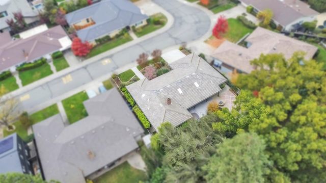 61 Saratoga Cir, Sacramento, CA 95864