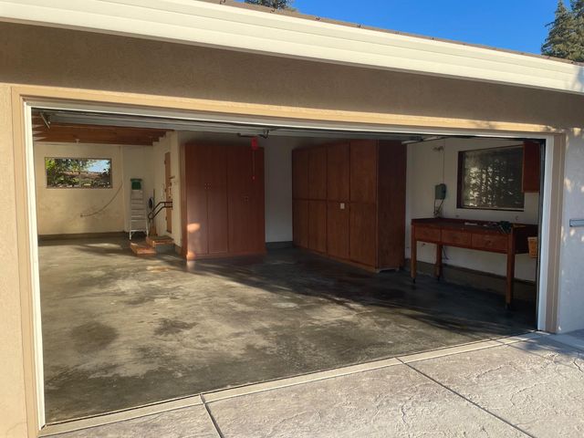 61 Saratoga Cir, Sacramento, CA 95864