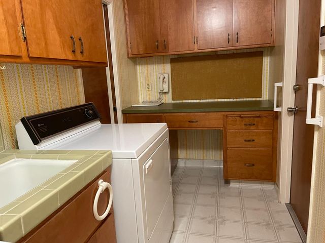 61 Saratoga Cir, Sacramento, CA 95864