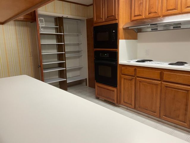 61 Saratoga Cir, Sacramento, CA 95864