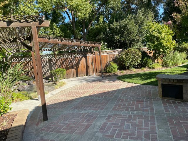 61 Saratoga Cir, Sacramento, CA 95864