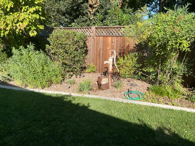 61 Saratoga Cir, Sacramento, CA 95864