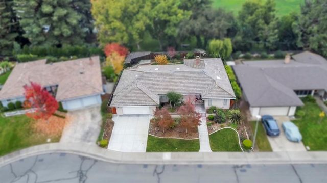 61 Saratoga Cir, Sacramento, CA 95864