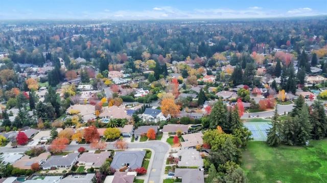 61 Saratoga Cir, Sacramento, CA 95864