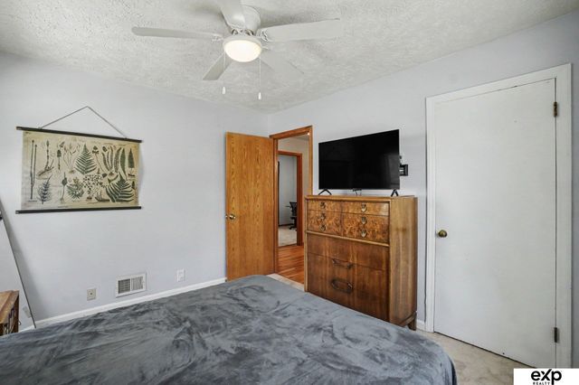 6456 Parker Street, Omaha, NE 68104