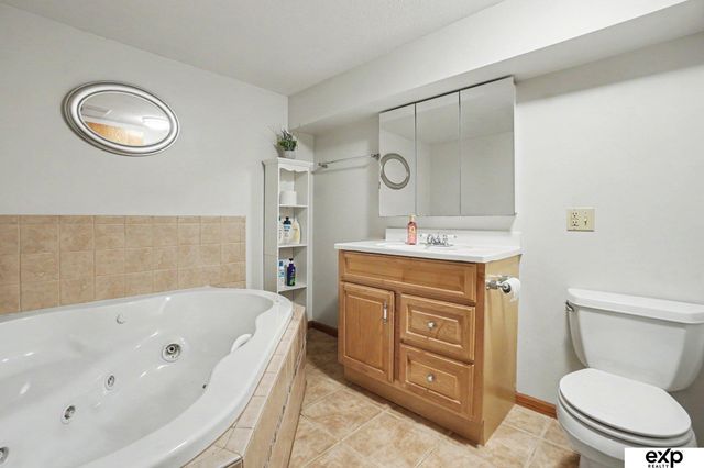 6456 Parker Street, Omaha, NE 68104