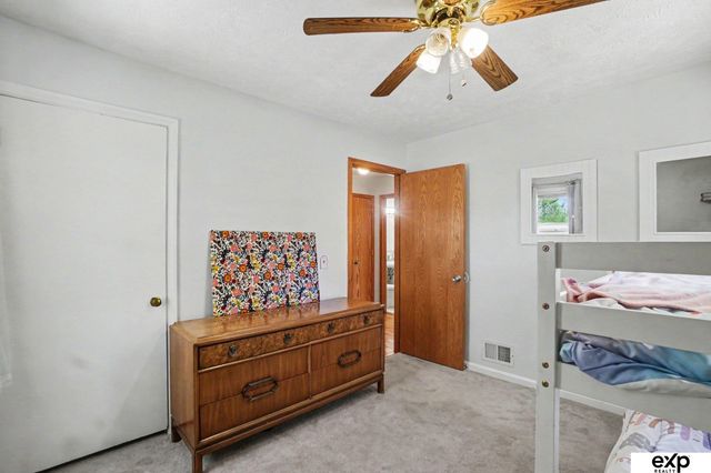 6456 Parker Street, Omaha, NE 68104