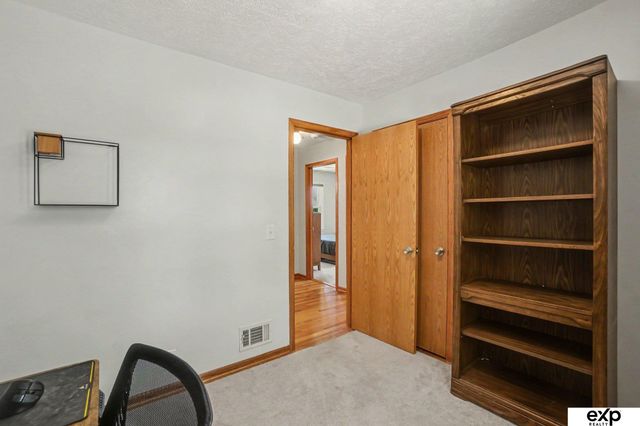 6456 Parker Street, Omaha, NE 68104