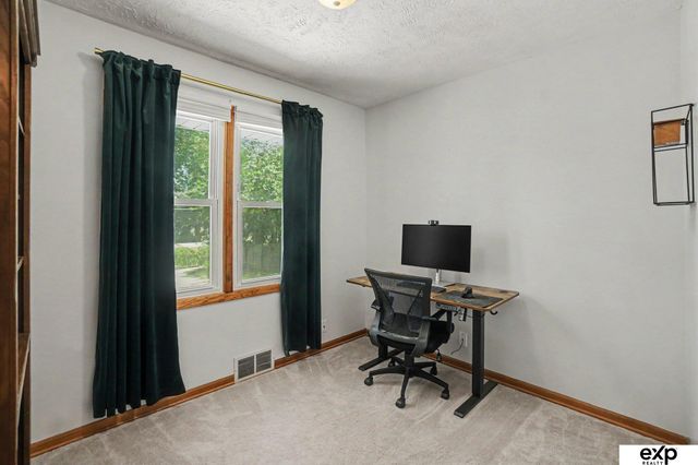 6456 Parker Street, Omaha, NE 68104