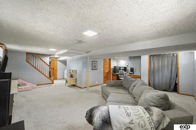 6456 Parker Street, Omaha, NE 68104