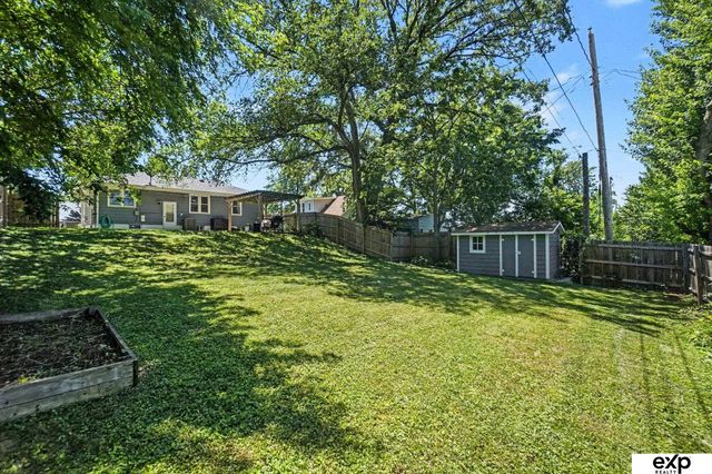 6456 Parker Street, Omaha, NE 68104