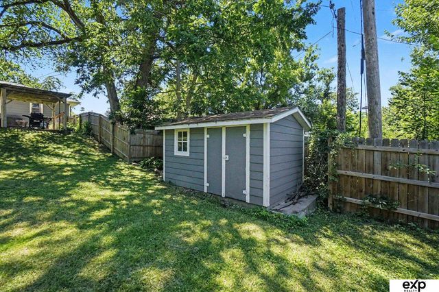 6456 Parker Street, Omaha, NE 68104