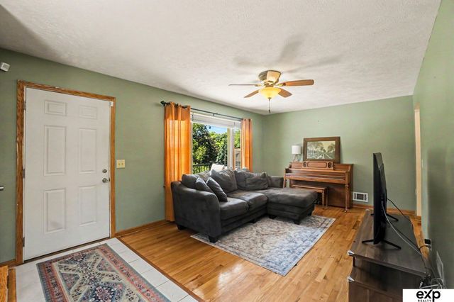 6456 Parker Street, Omaha, NE 68104