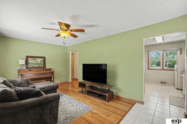 6456 Parker Street, Omaha, NE 68104