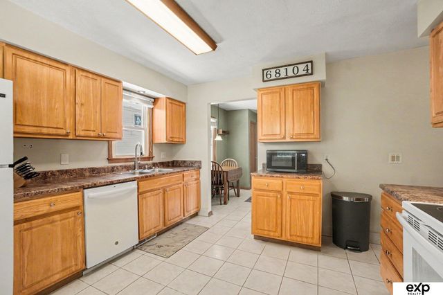 6456 Parker Street, Omaha, NE 68104