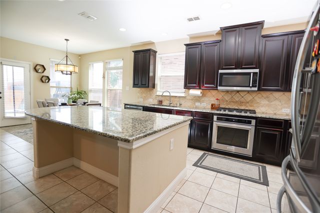 1952 Sunny Side Drive, Little Elm, TX 75068