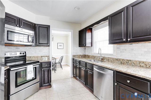 5913 W Club Ln, Richmond, VA 23226