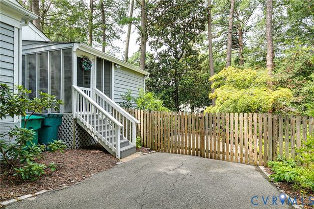 5913 W Club Ln, Richmond, VA 23226
