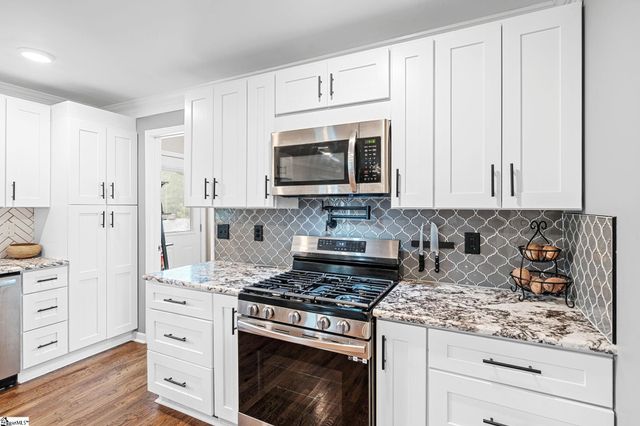 204 Greenacre Road, Greenville, SC 29607