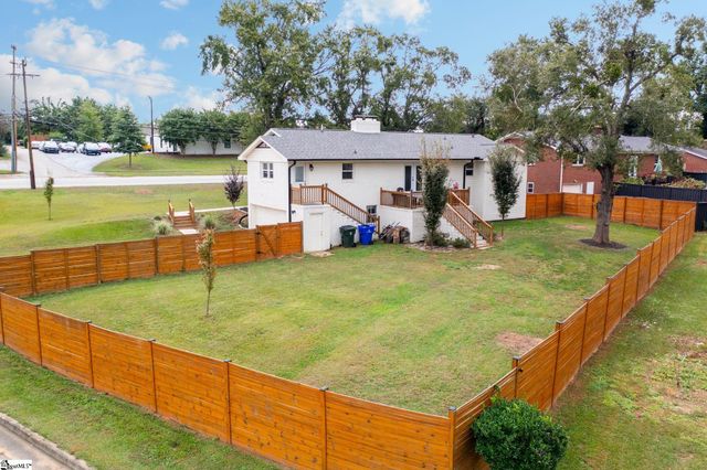 204 Greenacre Road, Greenville, SC 29607