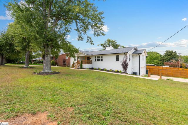 204 Greenacre Road, Greenville, SC 29607