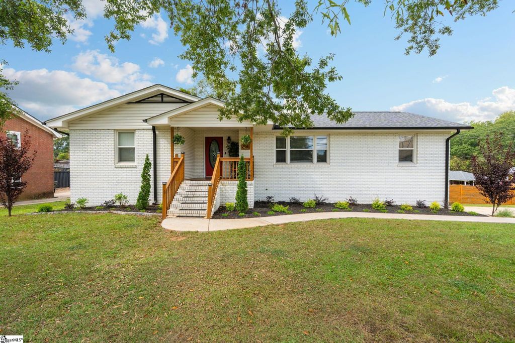 204 Greenacre Road, Greenville, SC 29607