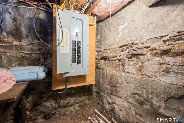 85 Fisher Hill Road, Glastonbury, CT 06033