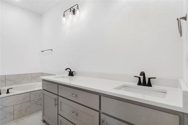 6902 SW Basswood Avenue, Bentonville, AR 72713