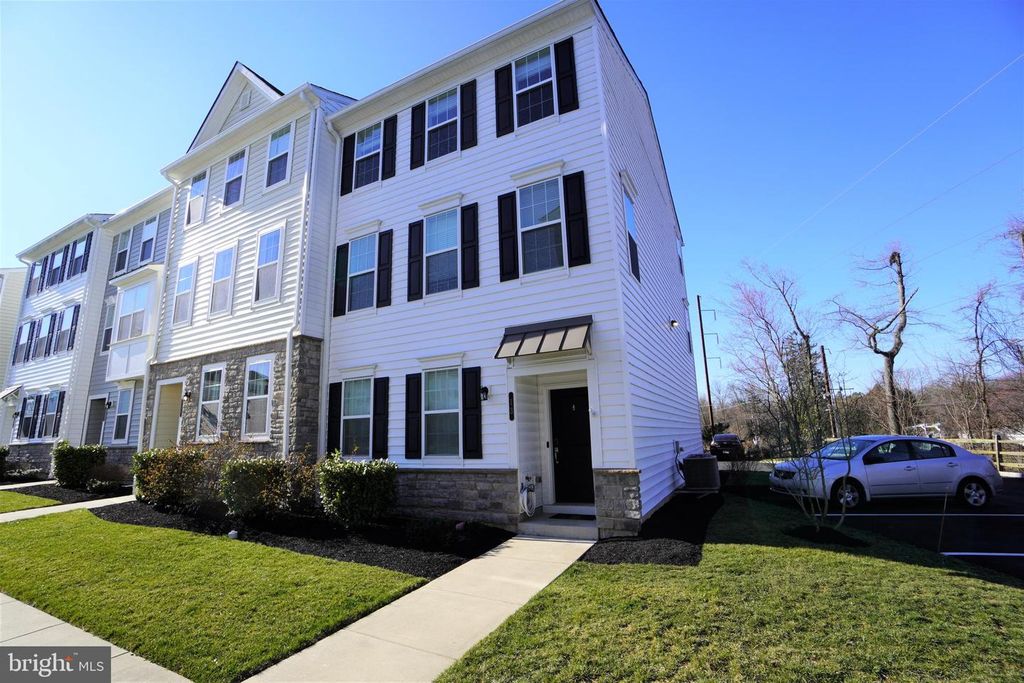 13 JESSOP LN, Hatboro, PA 19040