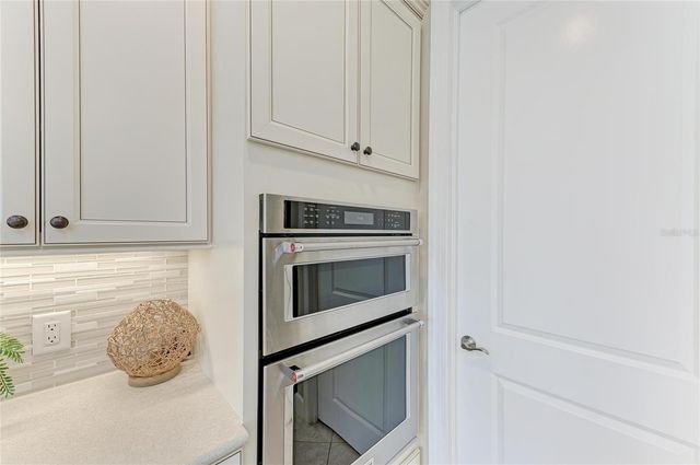 7110 GRADFORD COURT, Bradenton, FL 34202