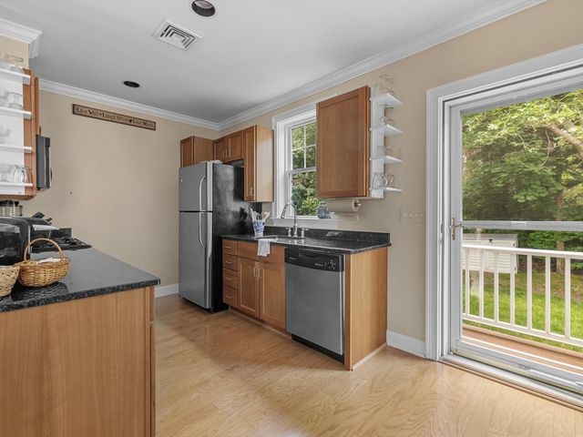 5 Honora Ln 5, Bourne, MA 02532