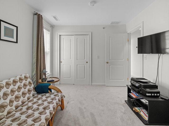 5 Honora Ln 5, Bourne, MA 02532