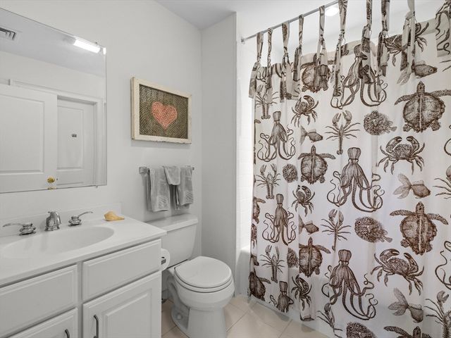 5 Honora Ln 5, Bourne, MA 02532