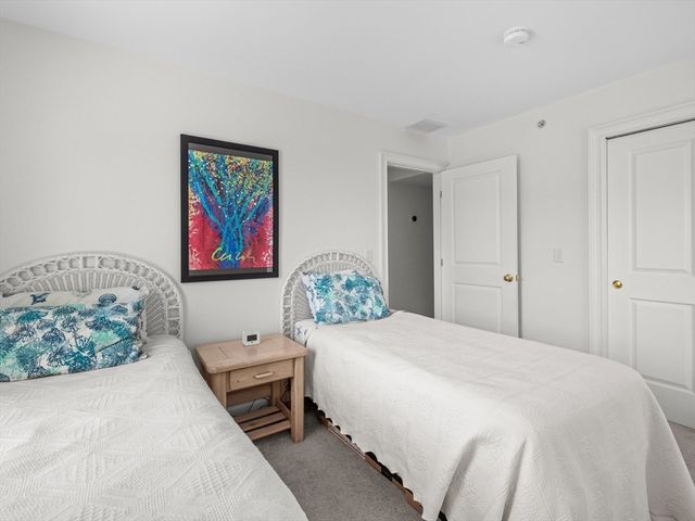 5 Honora Ln 5, Bourne, MA 02532