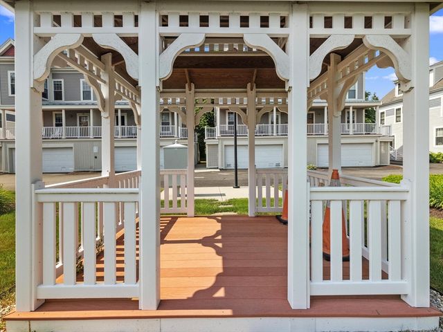 5 Honora Ln 5, Bourne, MA 02532