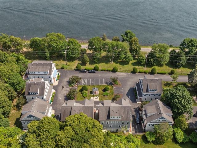 5 Honora Ln 5, Bourne, MA 02532