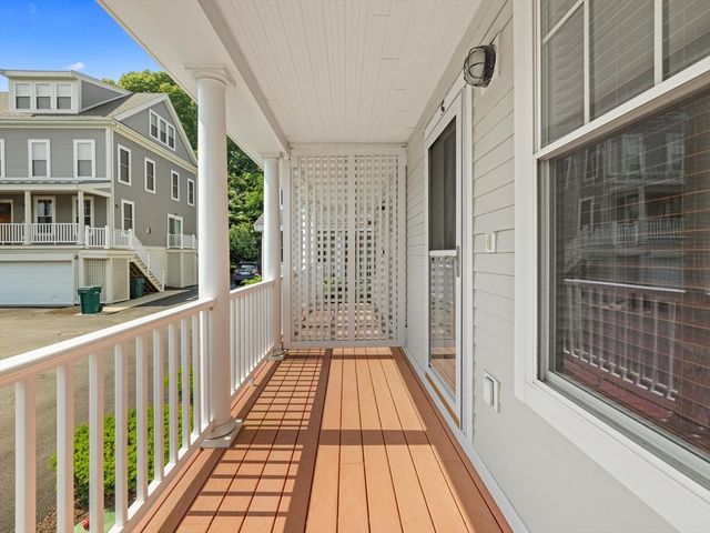 5 Honora Ln 5, Bourne, MA 02532