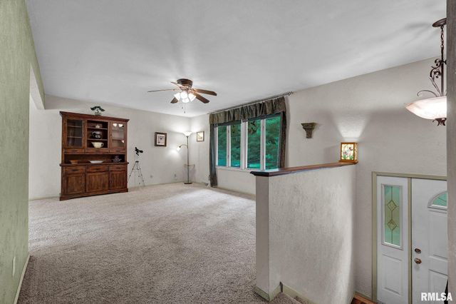 760 E POPLET HOLLOW Road, Peoria, IL 61615