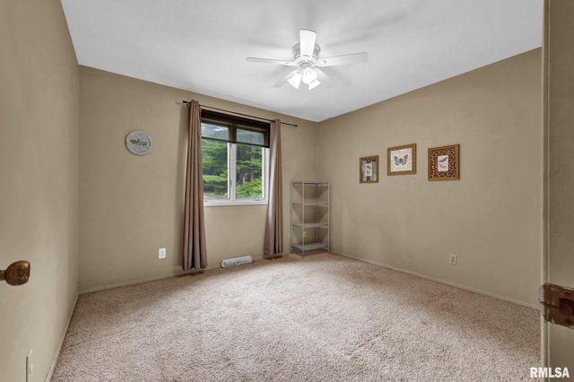 760 E POPLET HOLLOW Road, Peoria, IL 61615