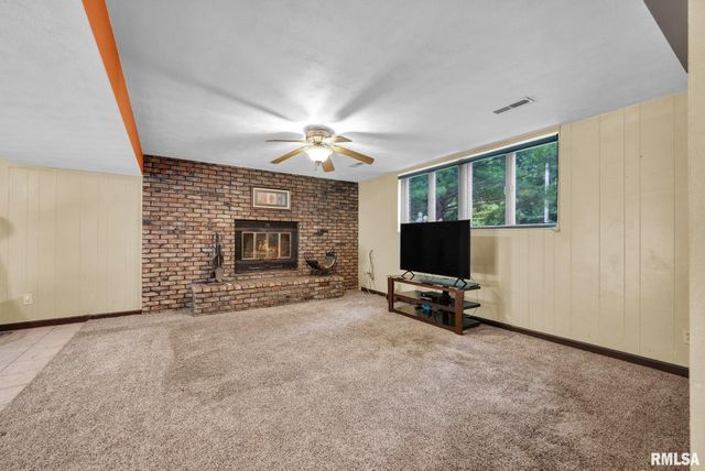 760 E POPLET HOLLOW Road, Peoria, IL 61615