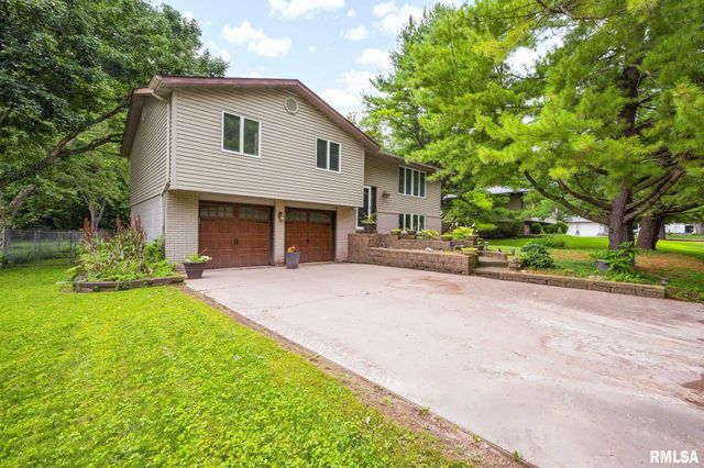 760 E POPLET HOLLOW Road, Peoria, IL 61615