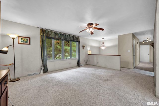 760 E POPLET HOLLOW Road, Peoria, IL 61615
