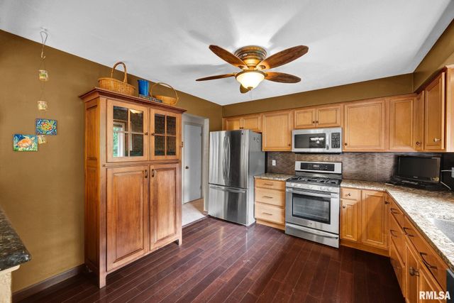 760 E POPLET HOLLOW Road, Peoria, IL 61615